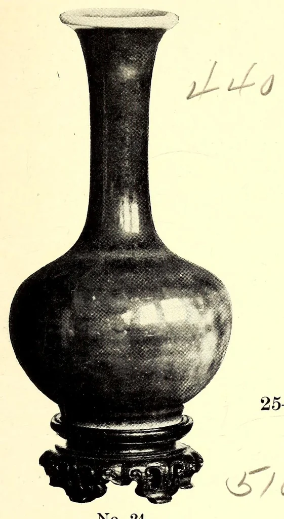 An illustration from Illustrated catalogue of the rare and beautiful oriental art treasures of supreme quality procured in China during the past year : by the senior member of the well-known firm of Yamanaka & Company and their staff of experts, 1915, leaf 31