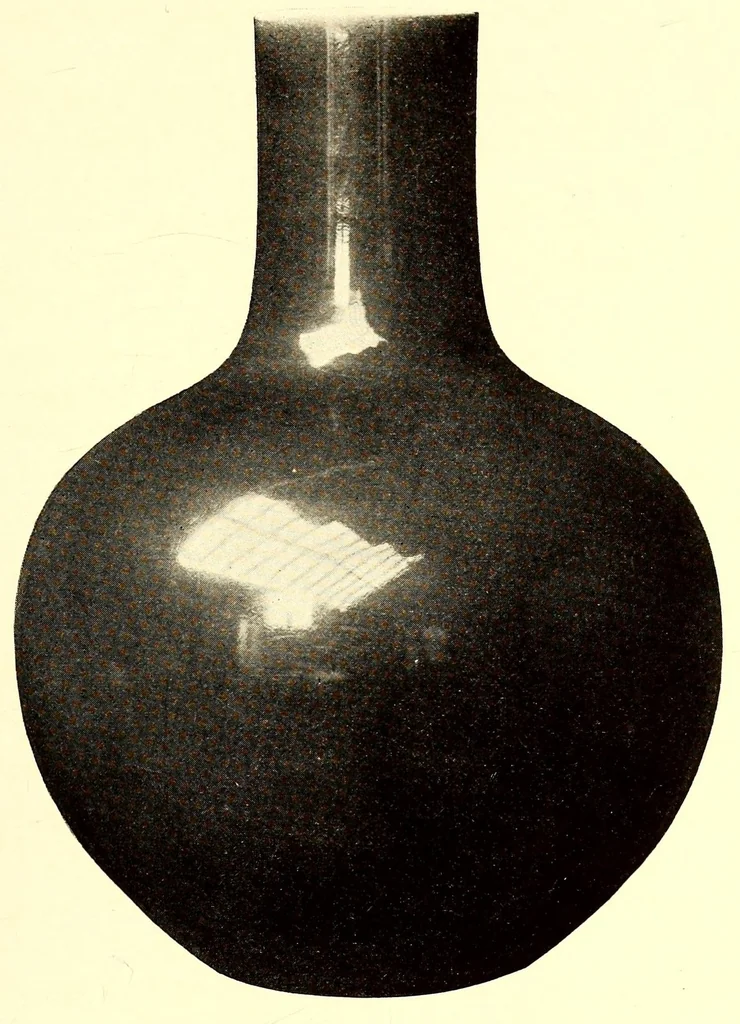 An illustration from Illustrated catalogue of the rare and beautiful oriental art treasures of supreme quality procured in China during the past year : by the senior member of the well-known firm of Yamanaka & Company and their staff of experts, 1915, leaf 67