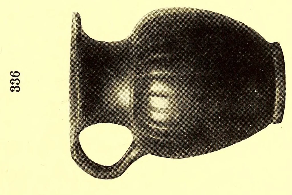 An illustration from Illustrated catalogue of the important and interesting collection of beautiful pottery vases of Eastern origin dating from the sixth century B.C. to the eighteenth century A.D. : being the collection of the widely known connoisseur Mr. Thomas B. Clarke of New York City, 1917, leaf 109