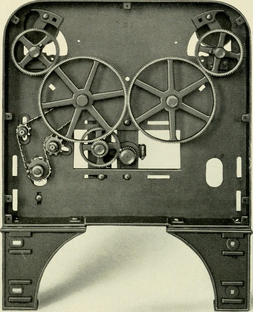An illustration from Illustrated catalogue of cotton machinery built by Howard & Bullough American Machine Company, Ltd., Pawtucket, R.I., U.S.A. : opening, picking, carding, drawing, roving, spinning, twisting and winding machinery : warpers and slashers : containing also floor spaces, speeds, productions, gearing diagrams, useful tables and other information, 1909, leaf 153