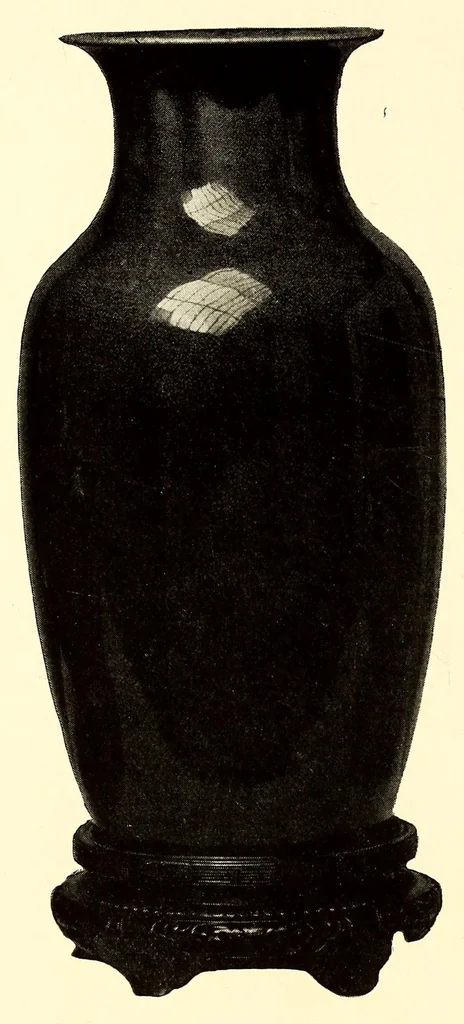 An illustration from Illustrated catalogue of an important collection of ancient Chinese art treasures comprising direct importations and rare specimens from the J. Pierpont Morgan and other famous collections : being the property of the Japanese connoisseur and expert Mr. Kano Oshima, 1918, leaf 116