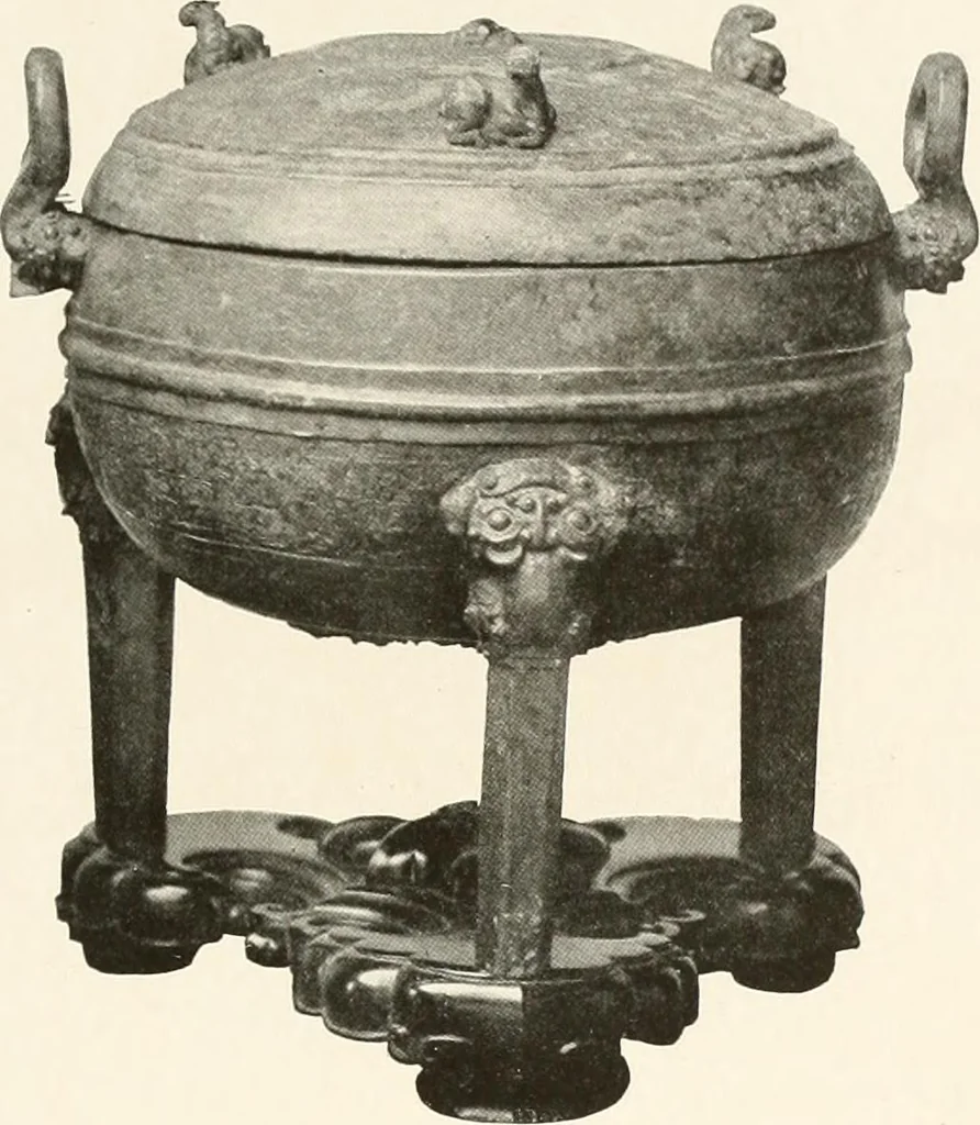 An illustration from Illustrated catalogue of the remarkable collection of ancient Chinese bronzes, beautiful old porcelains, amber and stone carvings, sumptuous eighteenth century brocades, interesting old paintings on glas and fine old carpets, rugs and furniture, from ancient palaces and temples of China comprising the private collection of a Chinese nobleman of Tien-Tsin, 1914, leaf 100