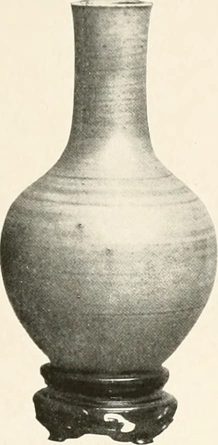 An illustration from Illustrated catalogue of the remarkable collection of ancient Chinese bronzes, beautiful old porcelains, amber and stone carvings, sumptuous eighteenth century brocades, interesting old paintings on glas and fine old carpets, rugs and furniture, from ancient palaces and temples of China comprising the private collection of a Chinese nobleman of Tien-Tsin, 1914, leaf 132