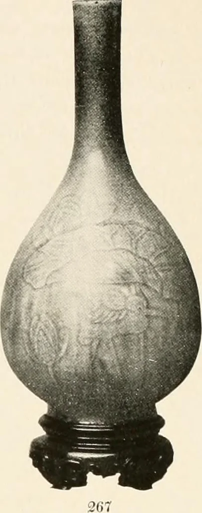 An illustration from Illustrated catalogue of the remarkable collection of ancient Chinese bronzes, beautiful old porcelains, amber and stone carvings, sumptuous eighteenth century brocades, interesting old paintings on glas and fine old carpets, rugs and furniture, from ancient palaces and temples of China comprising the private collection of a Chinese nobleman of Tien-Tsin, 1914, leaf 137