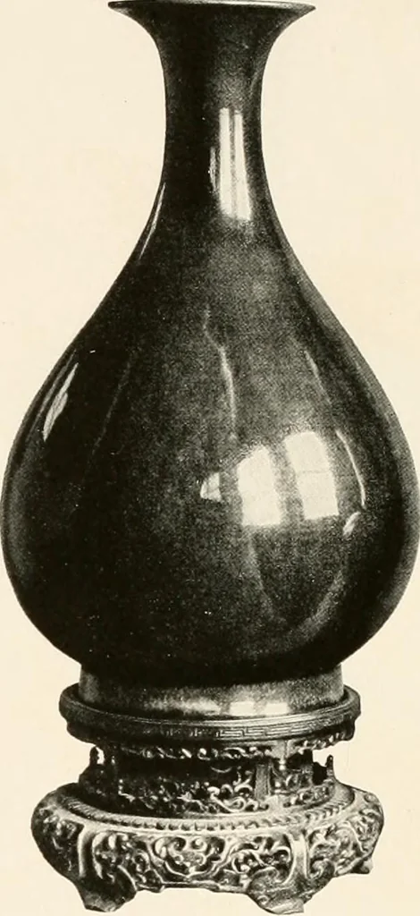 An illustration from Illustrated catalogue of the remarkable collection of ancient Chinese bronzes, beautiful old porcelains, amber and stone carvings, sumptuous eighteenth century brocades, interesting old paintings on glas and fine old carpets, rugs and furniture, from ancient palaces and temples of China comprising the private collection of a Chinese nobleman of Tien-Tsin, 1914, leaf 149