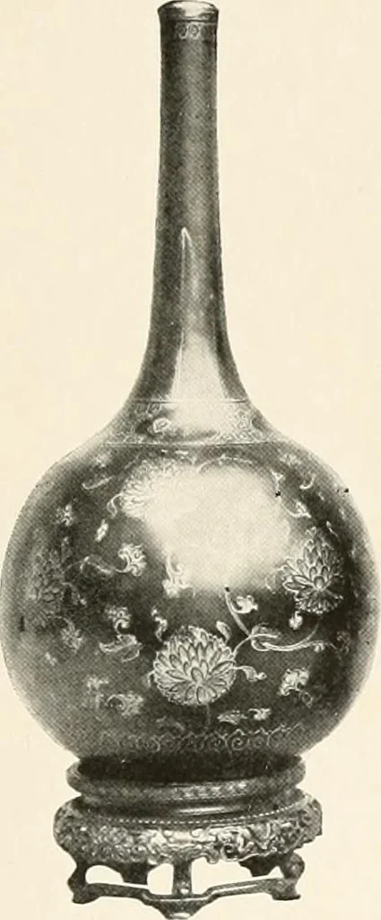 An illustration from Illustrated catalogue of the remarkable collection of ancient Chinese bronzes, beautiful old porcelains, amber and stone carvings, sumptuous eighteenth century brocades, interesting old paintings on glas and fine old carpets, rugs and furniture, from ancient palaces and temples of China comprising the private collection of a Chinese nobleman of Tien-Tsin, 1914, leaf 180