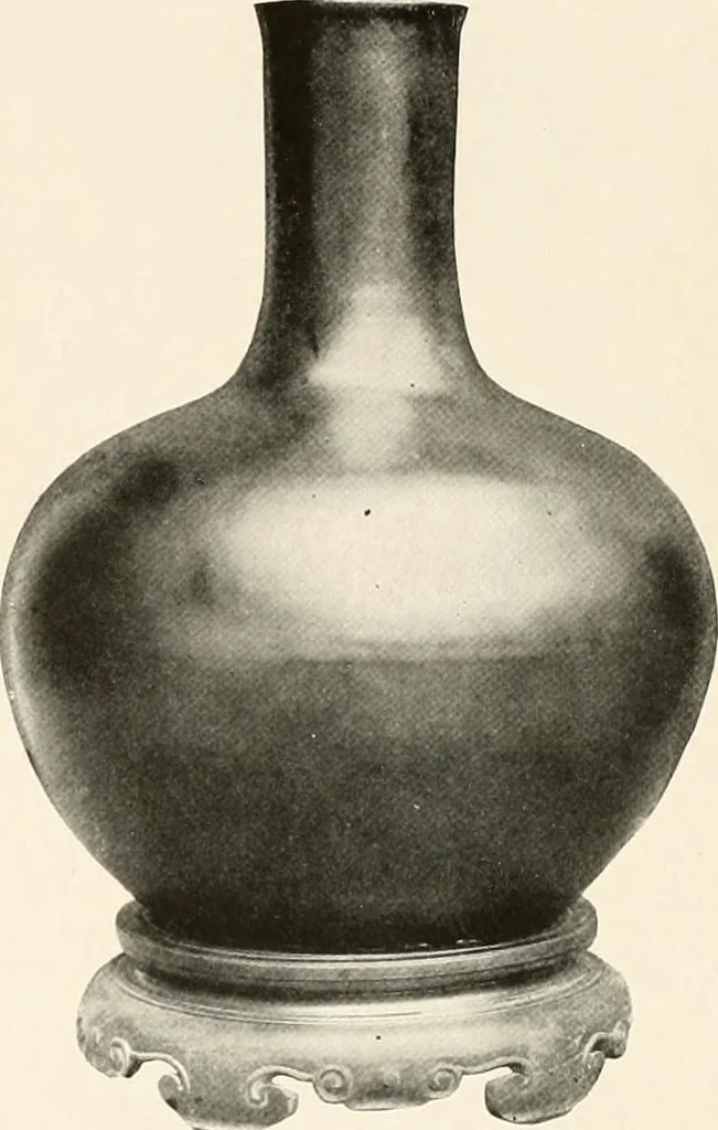 An illustration from Illustrated catalogue of the remarkable collection of ancient Chinese bronzes, beautiful old porcelains, amber and stone carvings, sumptuous eighteenth century brocades, interesting old paintings on glas and fine old carpets, rugs and furniture, from ancient palaces and temples of China comprising the private collection of a Chinese nobleman of Tien-Tsin, 1914, leaf 187
