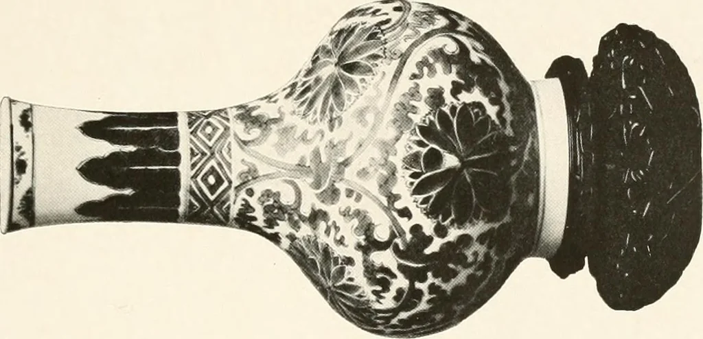 An illustration from Illustrated catalogue of the remarkable collection of ancient Chinese bronzes, beautiful old porcelains, amber and stone carvings, sumptuous eighteenth century brocades, interesting old paintings on glas and fine old carpets, rugs and furniture, from ancient palaces and temples of China comprising the private collection of a Chinese nobleman of Tien-Tsin, 1914, leaf 190