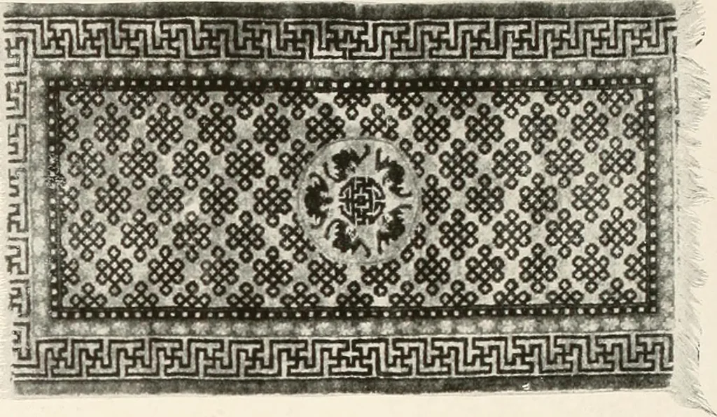 An illustration from Illustrated catalogue of the remarkable collection of ancient Chinese bronzes, beautiful old porcelains, amber and stone carvings, sumptuous eighteenth century brocades, interesting old paintings on glas and fine old carpets, rugs and furniture, from ancient palaces and temples of China comprising the private collection of a Chinese nobleman of Tien-Tsin, 1914, leaf 271