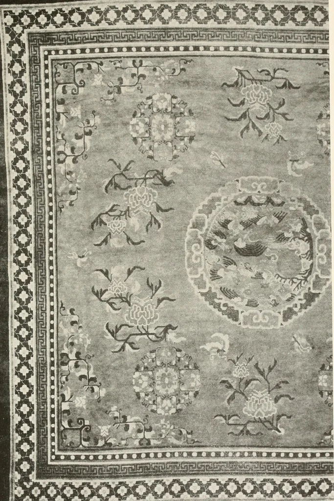 An illustration from Illustrated catalogue of the remarkable collection of ancient Chinese bronzes, beautiful old porcelains, amber and stone carvings, sumptuous eighteenth century brocades, interesting old paintings on glas and fine old carpets, rugs and furniture, from ancient palaces and temples of China comprising the private collection of a Chinese nobleman of Tien-Tsin, 1914, leaf 288