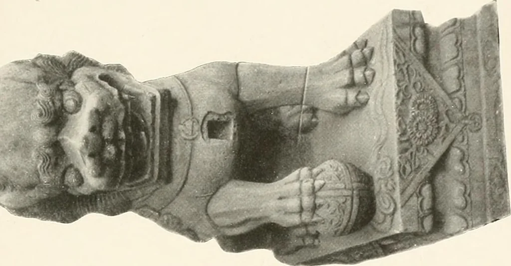 An illustration from Illustrated catalogue of the remarkable collection of ancient Chinese bronzes, beautiful old porcelains, amber and stone carvings, sumptuous eighteenth century brocades, interesting old paintings on glas and fine old carpets, rugs and furniture, from ancient palaces and temples of China comprising the private collection of a Chinese nobleman of Tien-Tsin, 1914, leaf 300