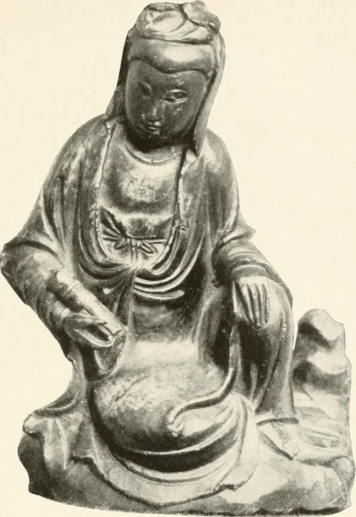 An illustration from Illustrated catalogue of the remarkable collection of ancient Chinese bronzes, beautiful old porcelains, amber and stone carvings, sumptuous eighteenth century brocades, interesting old paintings on glas and fine old carpets, rugs and furniture, from ancient palaces and temples of China comprising the private collection of a Chinese nobleman of Tien-Tsin, 1914, leaf 44