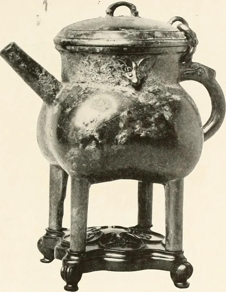 An illustration from Illustrated catalogue of the remarkable collection of ancient Chinese bronzes, beautiful old porcelains, amber and stone carvings, sumptuous eighteenth century brocades, interesting old paintings on glas and fine old carpets, rugs and furniture, from ancient palaces and temples of China comprising the private collection of a Chinese nobleman of Tien-Tsin, 1914, leaf 72