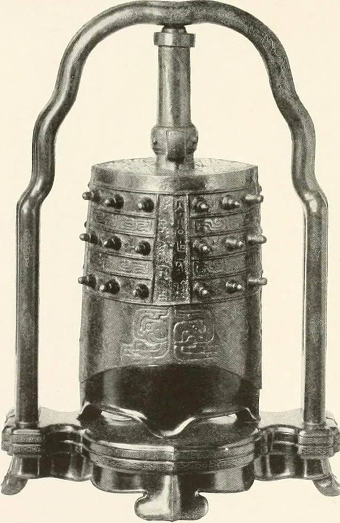 An illustration from Illustrated catalogue of the remarkable collection of ancient Chinese bronzes, beautiful old porcelains, amber and stone carvings, sumptuous eighteenth century brocades, interesting old paintings on glas and fine old carpets, rugs and furniture, from ancient palaces and temples of China comprising the private collection of a Chinese nobleman of Tien-Tsin, 1914, leaf 94