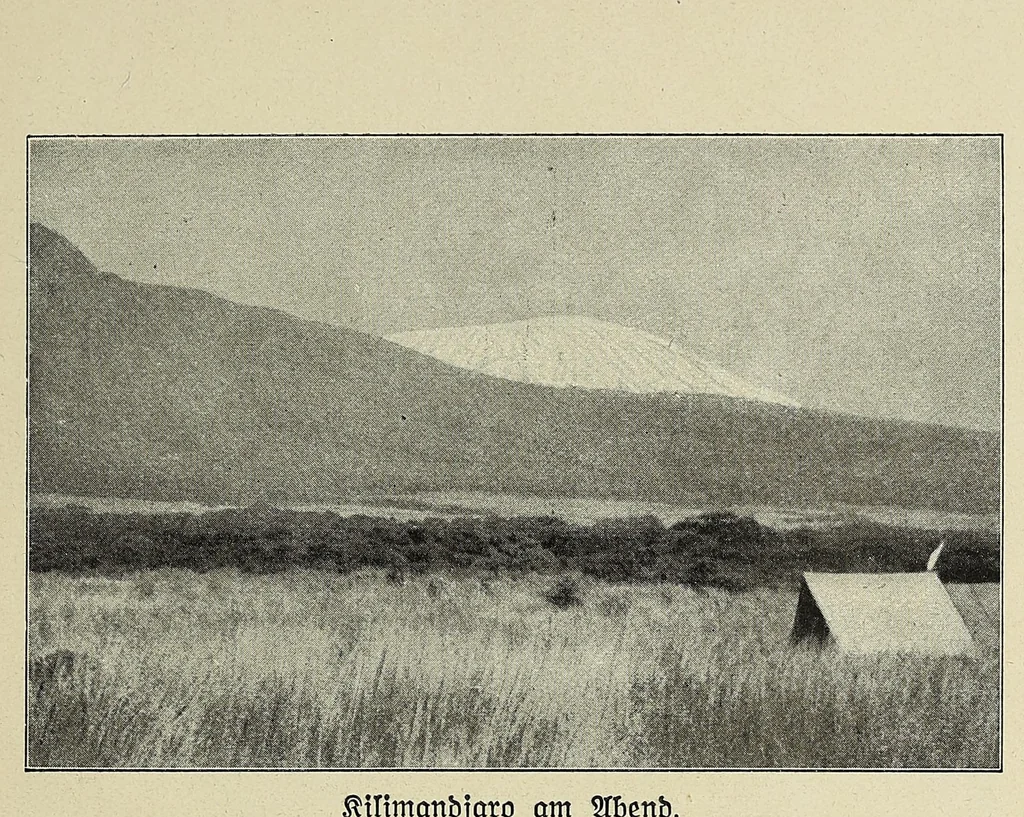 An illustration from Im Banne der Furcht : Sitten und Gebräuche der Wapare in Ostafrika, 1922, leaf 23
