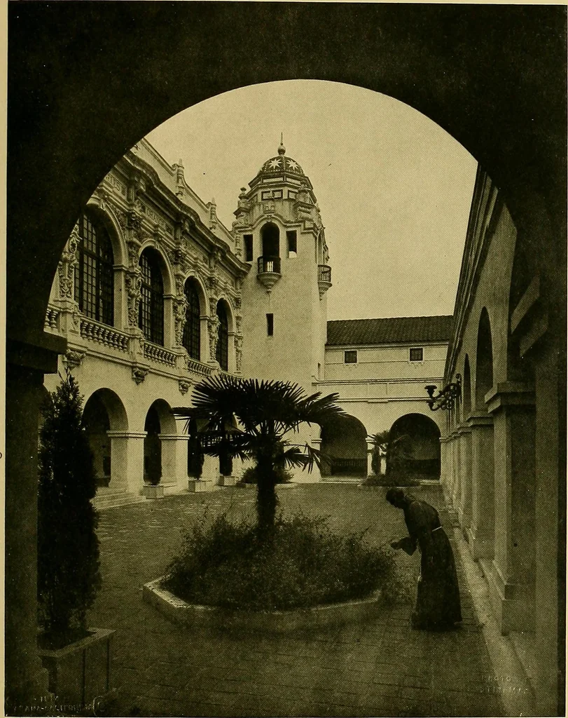 An illustration from Impressions of the art at the Panama-Pacific Exposition, 1916, leaf 44