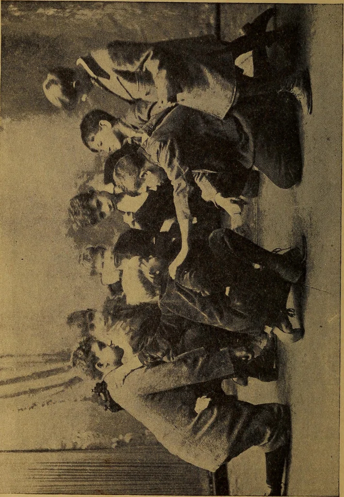 An illustration from Indoor games and socials for boys, 1912, leaf 17