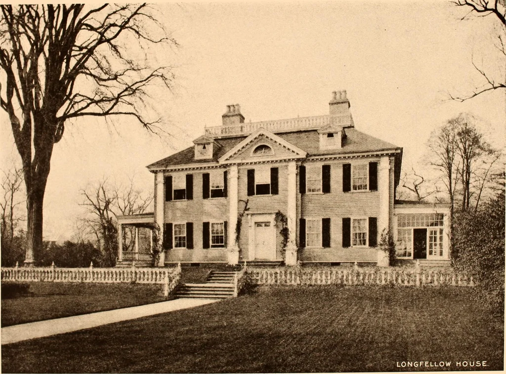 An illustration from Interesting houses of New England, from original photographs, 1915, leaf 100