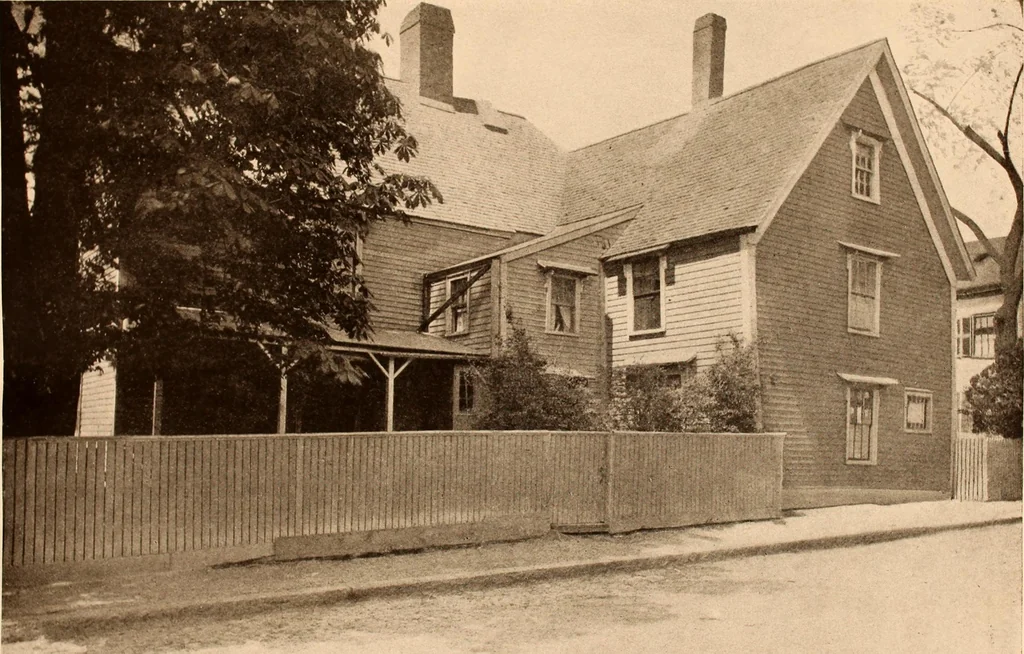 An illustration from Interesting houses of New England, from original photographs, 1915, leaf 38