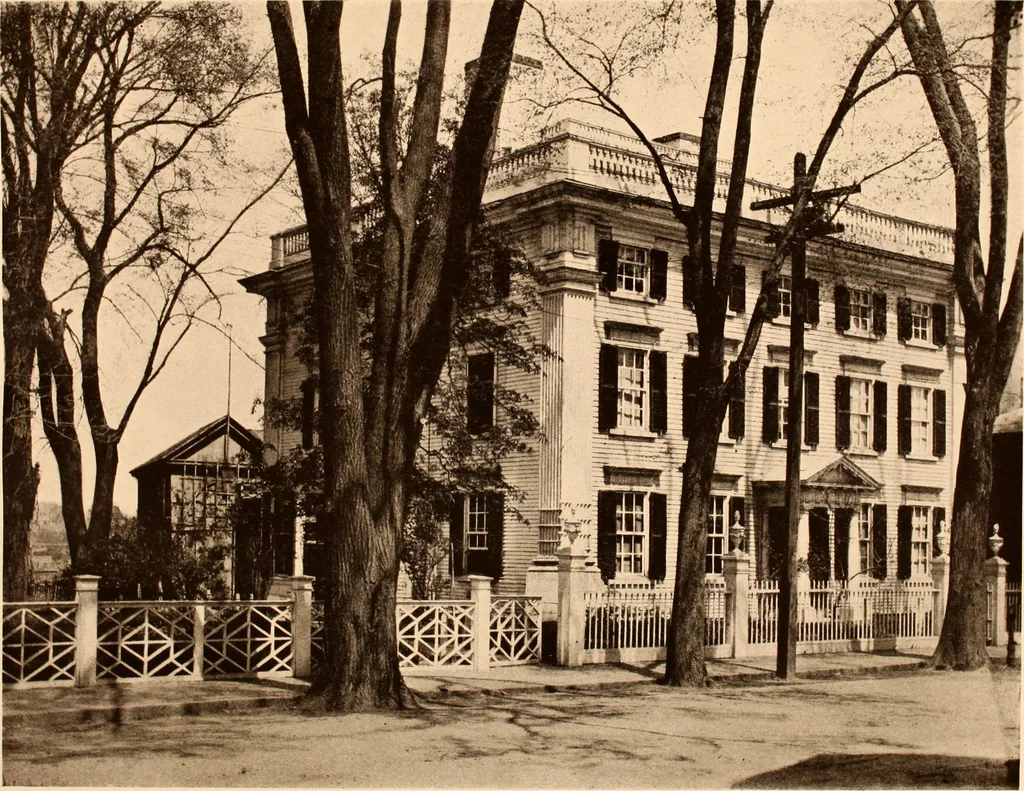An illustration from Interesting houses of New England, from original photographs, 1915, leaf 40
