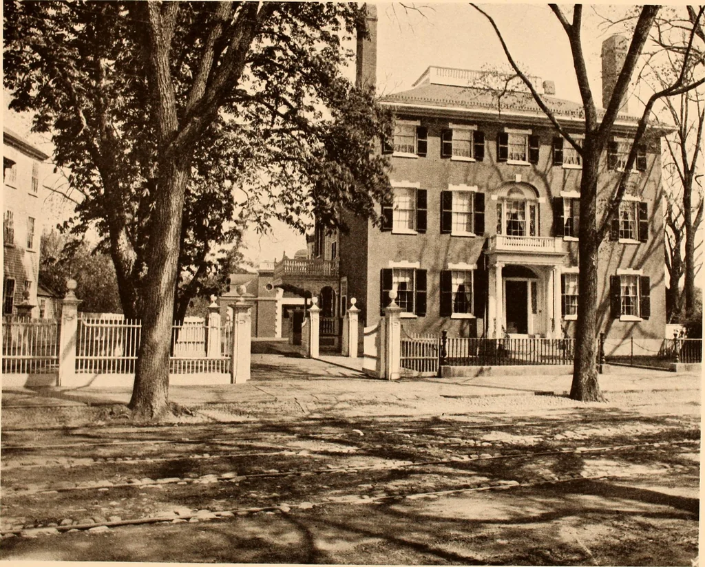An illustration from Interesting houses of New England, from original photographs, 1915, leaf 42