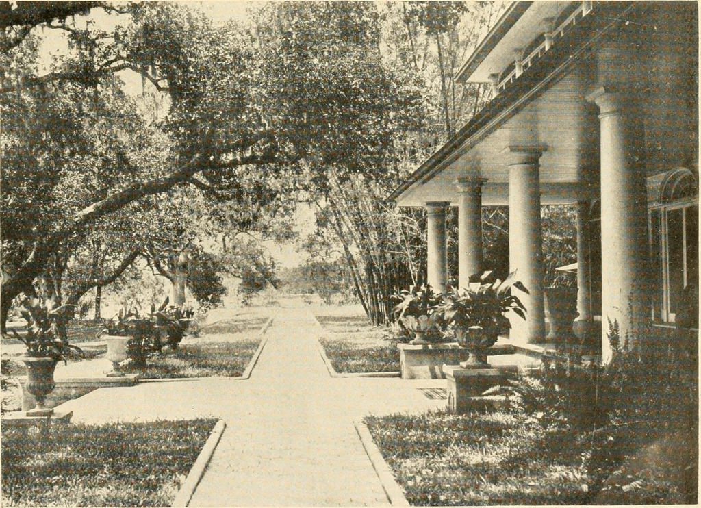 An illustration from Interiors beautiful and the decoration of the home, 1922, leaf 166