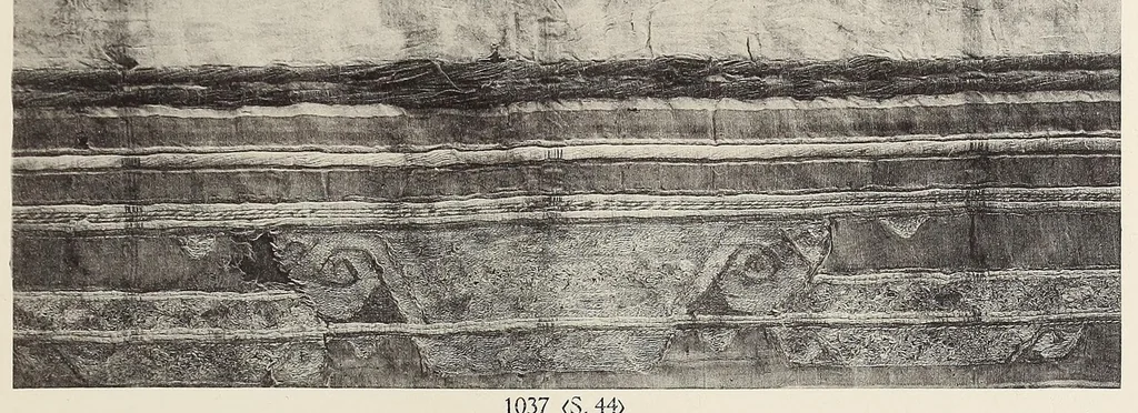 An illustration from Islamische Stoffe aus ägyptischen Gräbern in der Islamischen Kunstabteilung und in der Stoffsammlung des Schlossmuseums, 1927, leaf 143