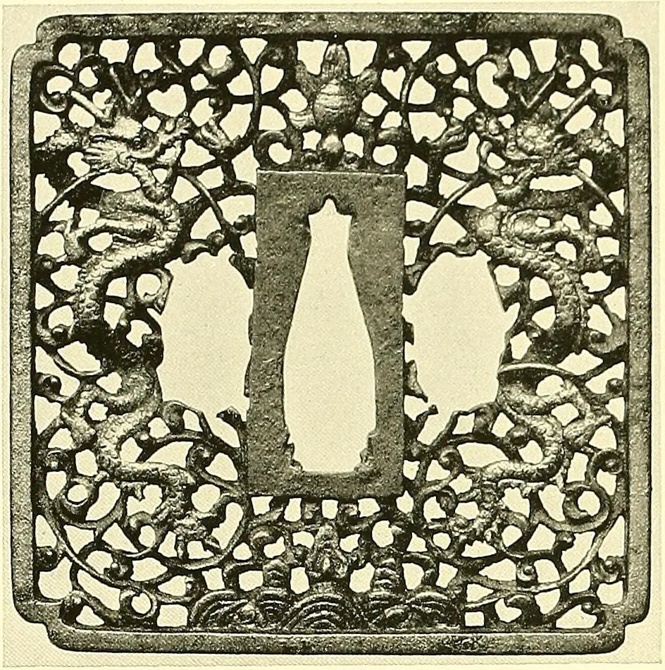 An illustration from Japanische Stichblätter und Schwertzieraten : Sammlung Georg Oeder, Düsseldorf : [Katalog], 1916, leaf 107