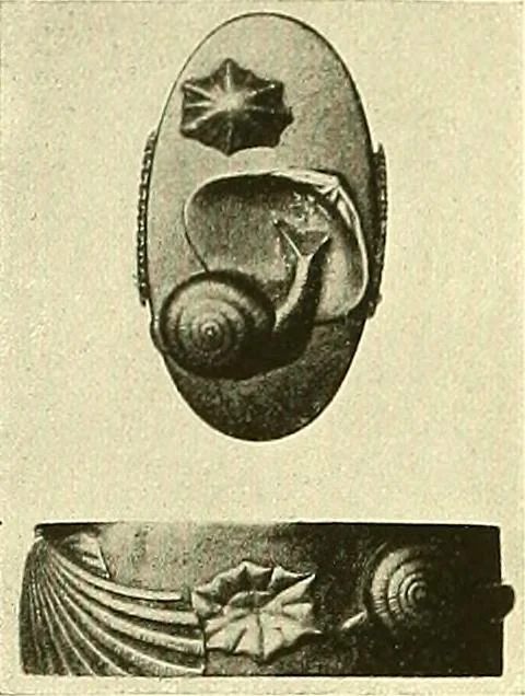 An illustration from Japanische Stichblätter und Schwertzieraten : Sammlung Georg Oeder, Düsseldorf : [Katalog], 1916, leaf 205