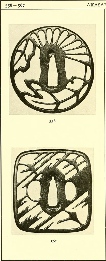 An illustration from Japanische Stichblätter und Schwertzieraten : Sammlung Georg Oeder, Düsseldorf : [Katalog], 1916, leaf 91