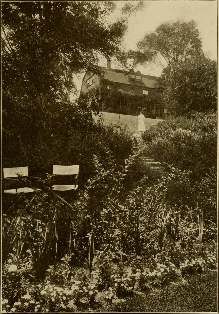 An illustration from The joy of gardens, 1911, leaf 206