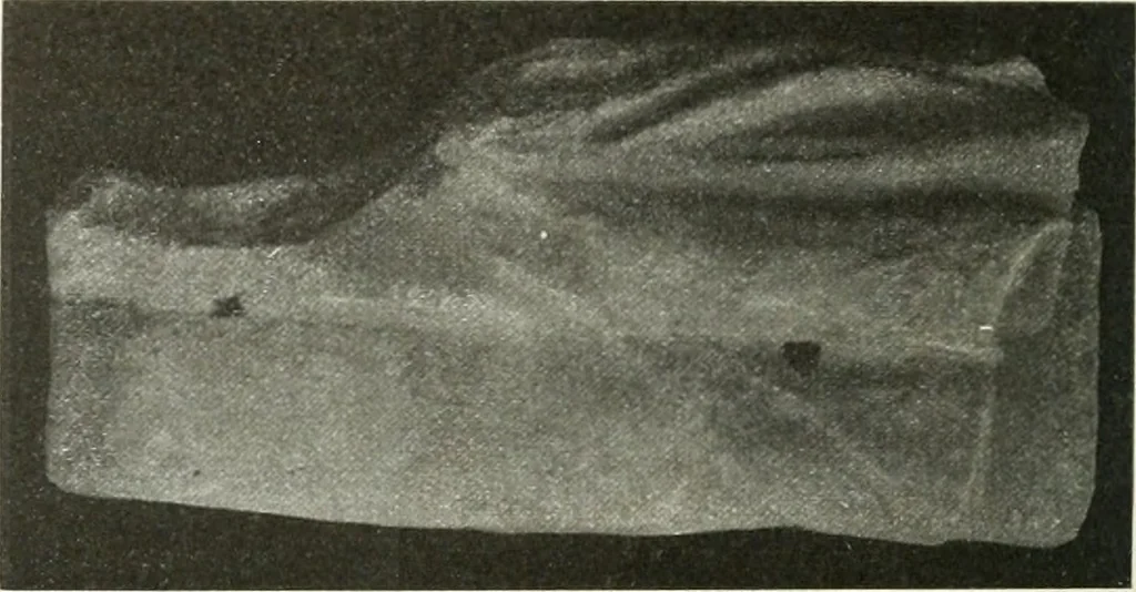 An illustration from Katalogos tou Mouseiou Lykosouras, 1911, leaf 55