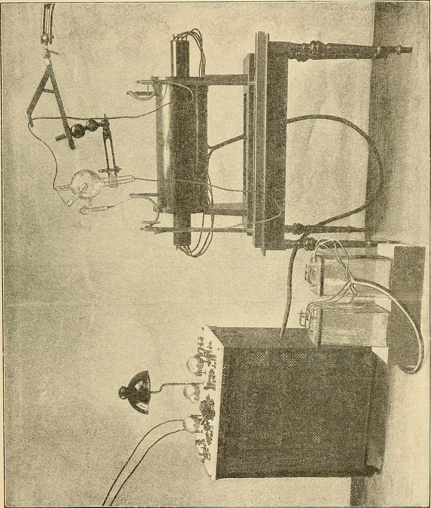 An illustration from Konstruktion, Bau und Betrieb von Funkeninduktoren und deren Anwendung, mit besonderer Berücksichtigung der Röntgenstrahlen-Technik, 1904, leaf 230