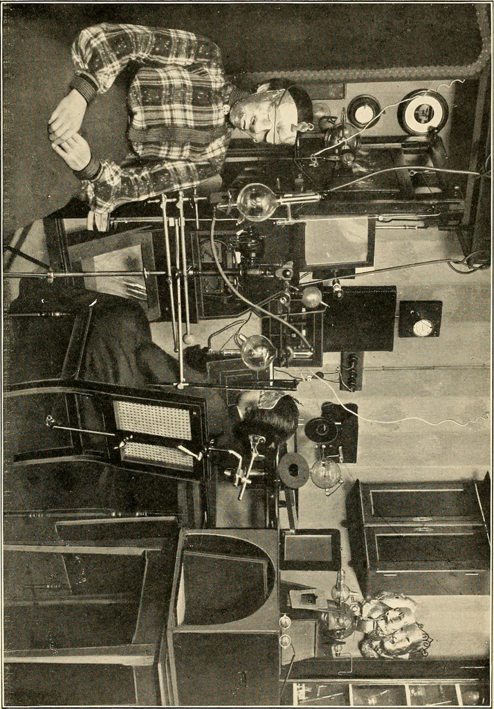 An illustration from Konstruktion, Bau und Betrieb von Funkeninduktoren und deren Anwendung, mit besonderer Berücksichtigung der Röntgenstrahlen-Technik, 1904, leaf 310