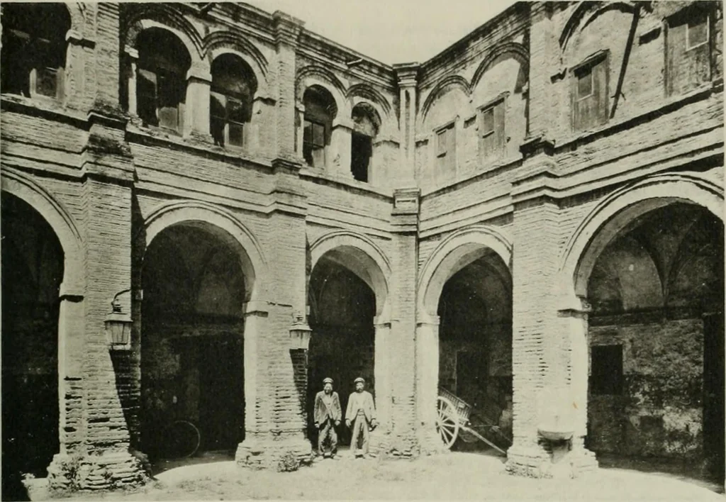 An illustration from La casas de religiosos en Cataluña durante el primer tercio del siglo 19, 1906, leaf 330