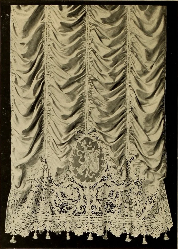 An illustration from Lace work in the field of decoration, 1900, leaf 13