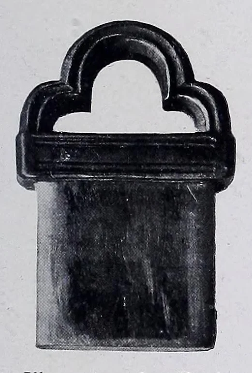 An illustration from Lacis, practical instructions in filet brodé or darning on net:, 1909, leaf 113