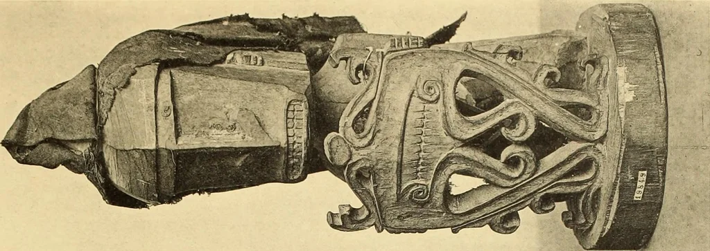 An illustration from La décoration primitive : Océanie, 1922, leaf 20