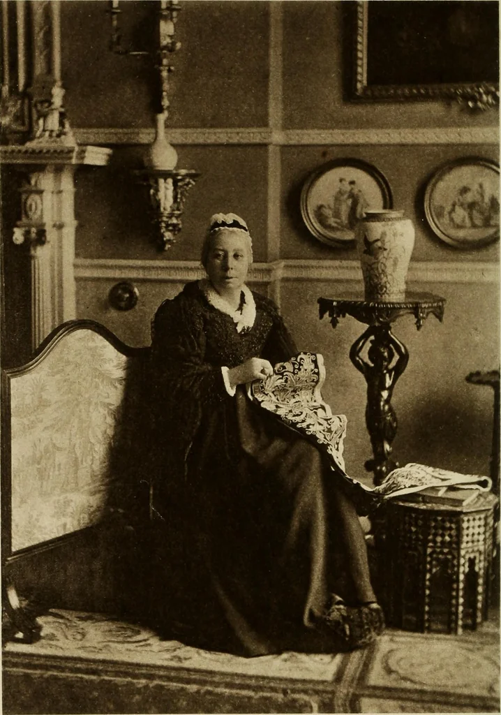 An illustration from Lady Charlotte Schreiber's journals : confidences of a collector of ceramics & antiques throughout Britain, France, Holland, Belgium, Spain, Portugal, Turkey, Austria & Germany from the year 1869 to 1885, 1911, leaf 4