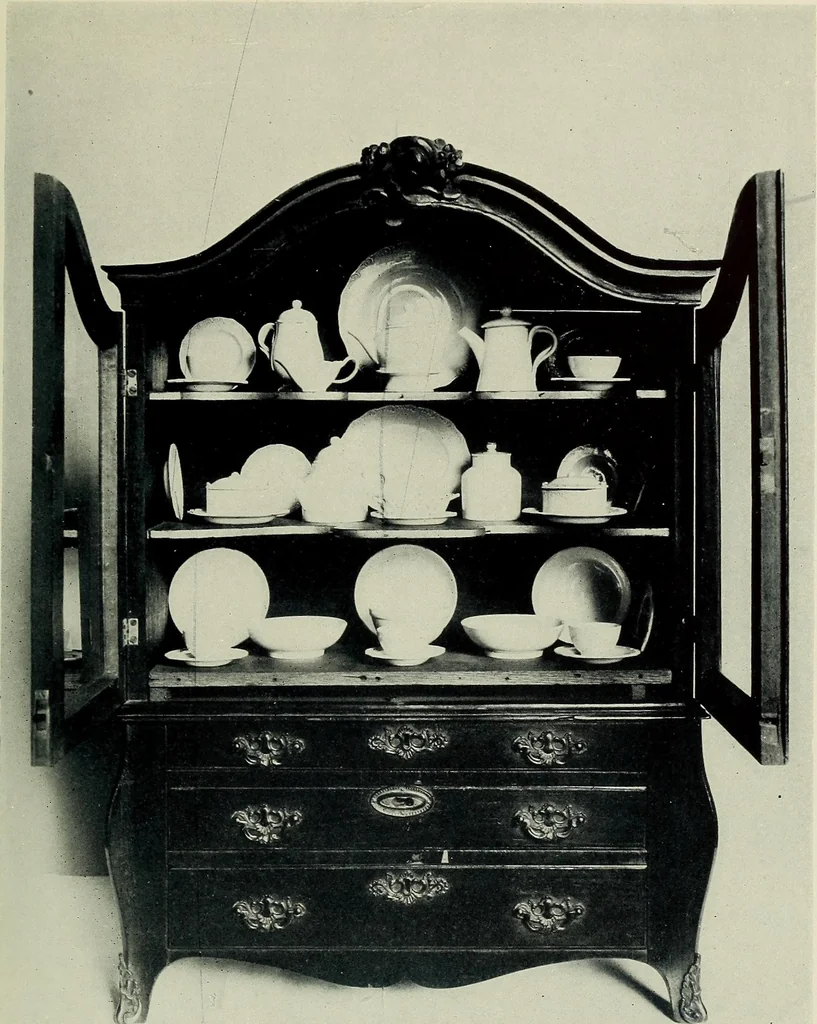 An illustration from Lady Charlotte Schreiber's journals : confidences of a collector of ceramics & antiques throughout Britain, France, Holland, Belgium, Spain, Portugal, Turkey, Austria & Germany from the year 1869 to 1885, 1911, leaf 67