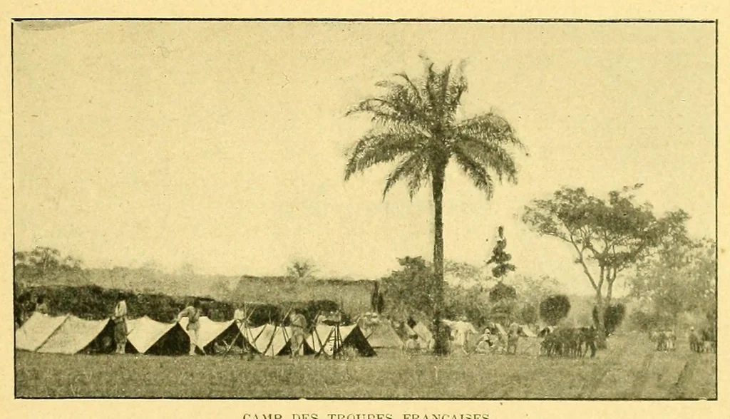 An illustration from La marine au Dahomey : campagne de "La Naiade" (1890-1892), 1901, leaf 325