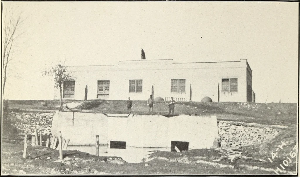 An illustration from Land drainage by means of pumps, 1915, leaf 43