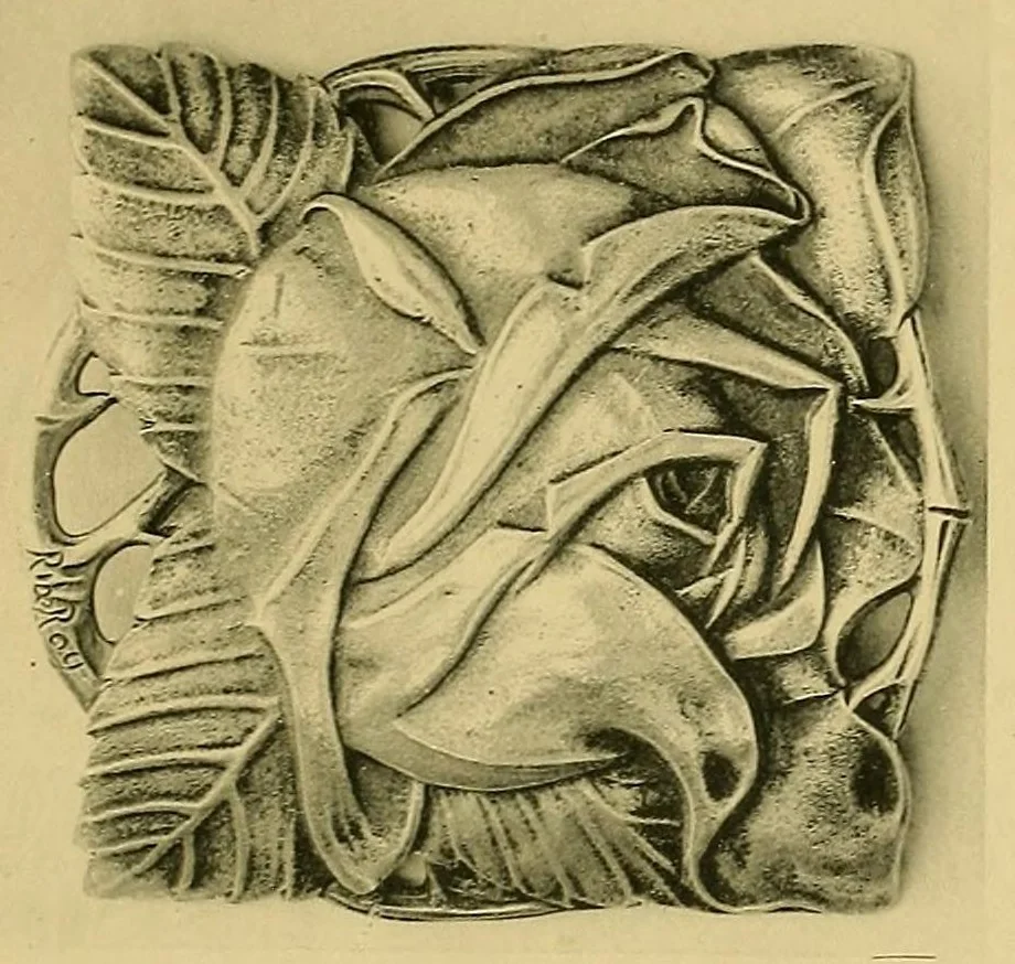An illustration from L'art décoratif aux salons de 1906 : Société des artistes français, Société nationale des beaux-arts : bijouterie, joaillerie, orfèvrerie, céramique, 1906, leaf 39