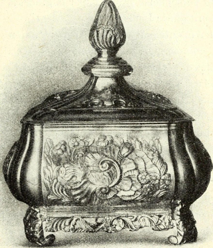 An illustration from L'art de reconnaître les styles: les styles régence et Louis XV;, 1912, leaf 268