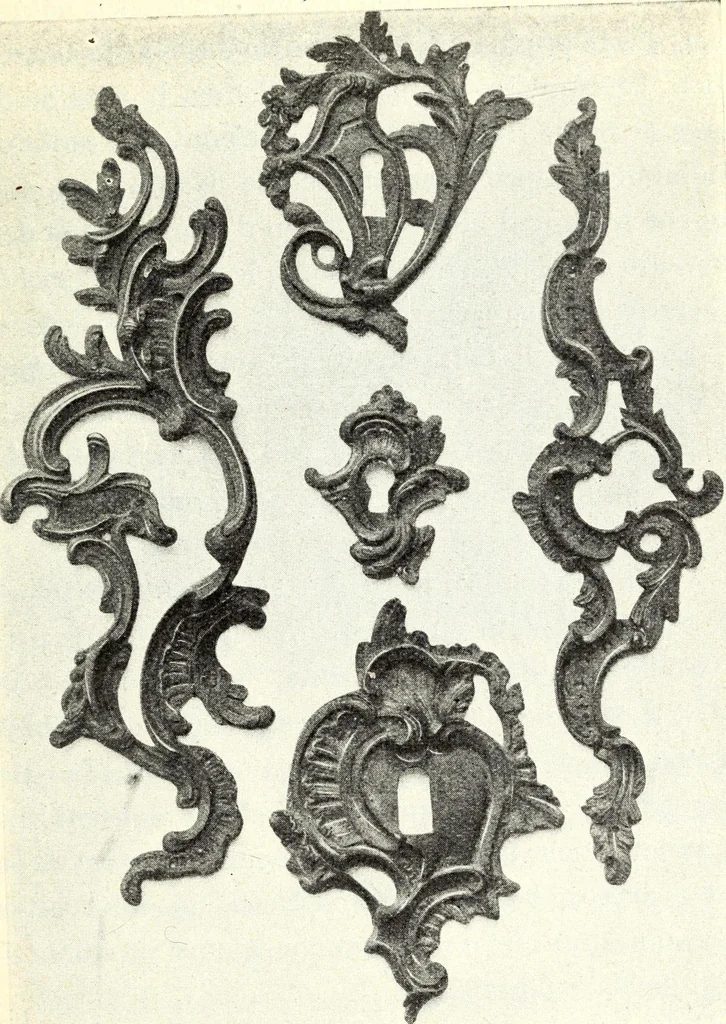 An illustration from L'art de reconnaître les styles: les styles régence et Louis XV;, 1912, leaf 44