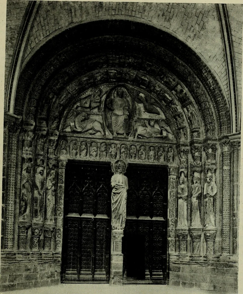 An illustration from L'art religieux du XIIe siècle en France : Etude sur les origines de l'iconographie du Moyen Age, 1922, leaf 400