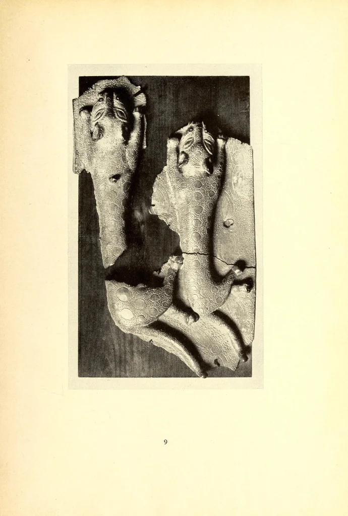 An illustration from La sculpture africaine, 1922, leaf 43