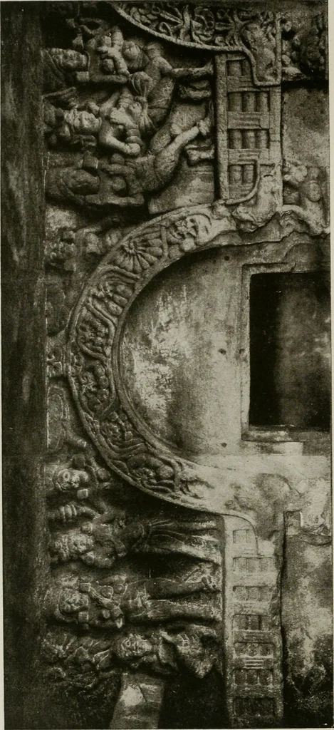 An illustration from La sculpture hindoue. Traduction de Paul Budry, 1922, leaf 101