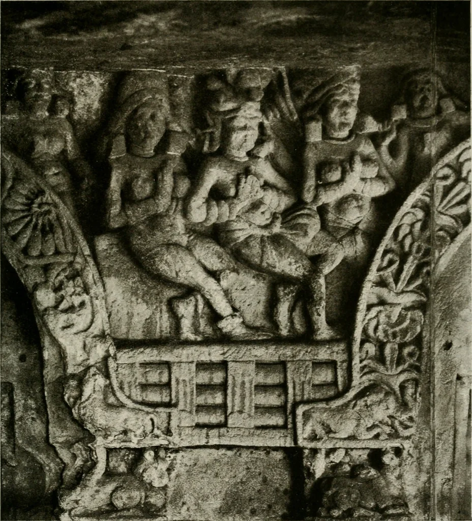 An illustration from La sculpture hindoue. Traduction de Paul Budry, 1922, leaf 102