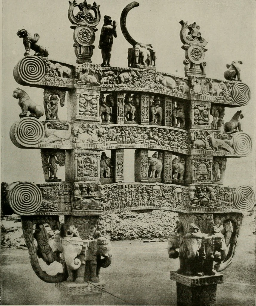 An illustration from La sculpture hindoue. Traduction de Paul Budry, 1922, leaf 106